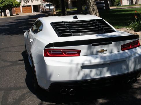 Used 2017 Chevrolet Camaro LT RWD image 42