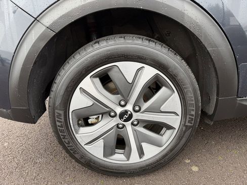 Used 2022 Kia Niro EX w/ Cold Weather Package image 10