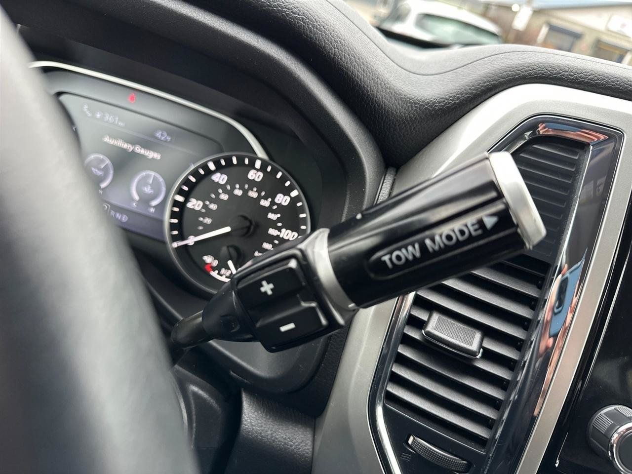 Used 2021 Nissan Titan SV RWD image 31
