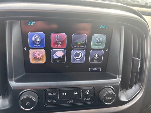 Used 2017 GMC Canyon SLE w/ All Terrain Package image 25