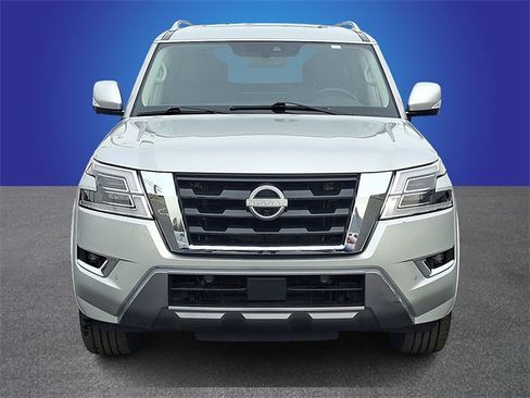 Used 2024 Nissan Armada SL w/ Captain's Chairs Package image 2