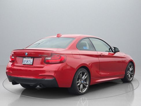 Used 2016 BMW M235i Coupe image 8