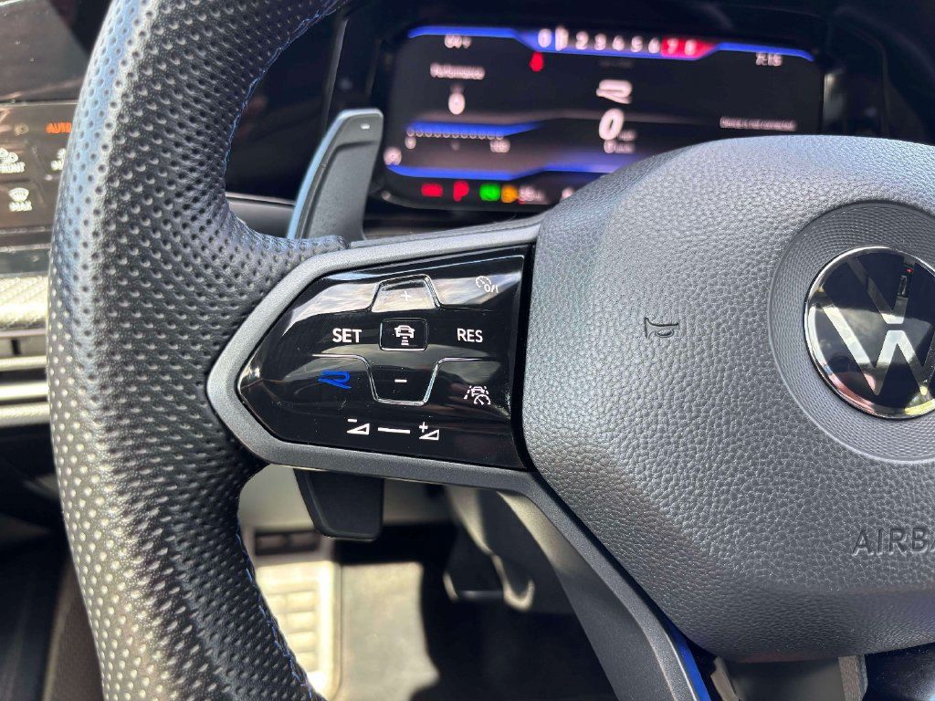 Used 2022 Volkswagen Golf R AWD/4WD image 23