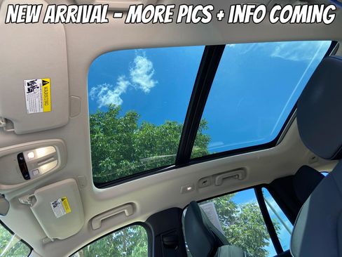 Used 2025 Volvo XC90 B6 Plus AWD/4WD image 4