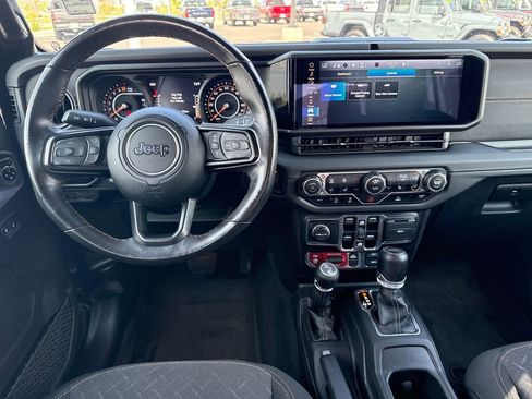 Used 2024 Jeep Gladiator Mojave w/ Technology Group AWD/4WD image 11