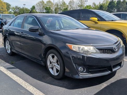 Used 2012 Toyota Camry SE image 5