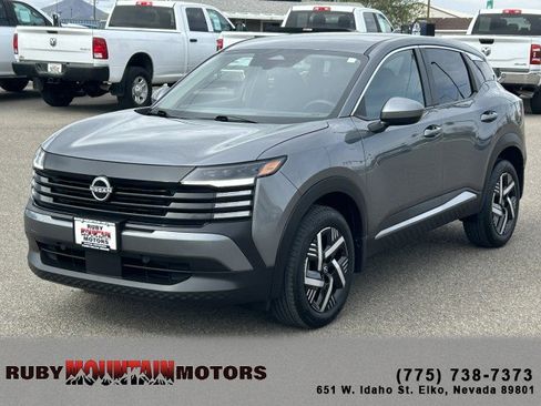 Used 2025 Nissan Kicks SV FWD image 3