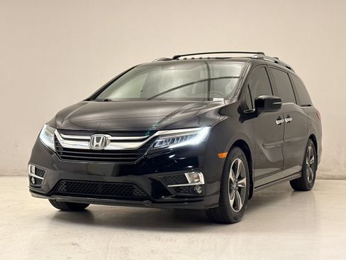 Used 2019 Honda Odyssey Touring image 2