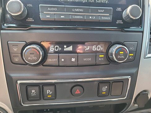 Used 2021 Nissan Titan SV w/ SV Convenience Package AWD/4WD image 23