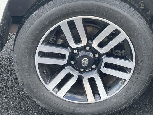 Used 2018 Toyota 4Runner Limited image 12