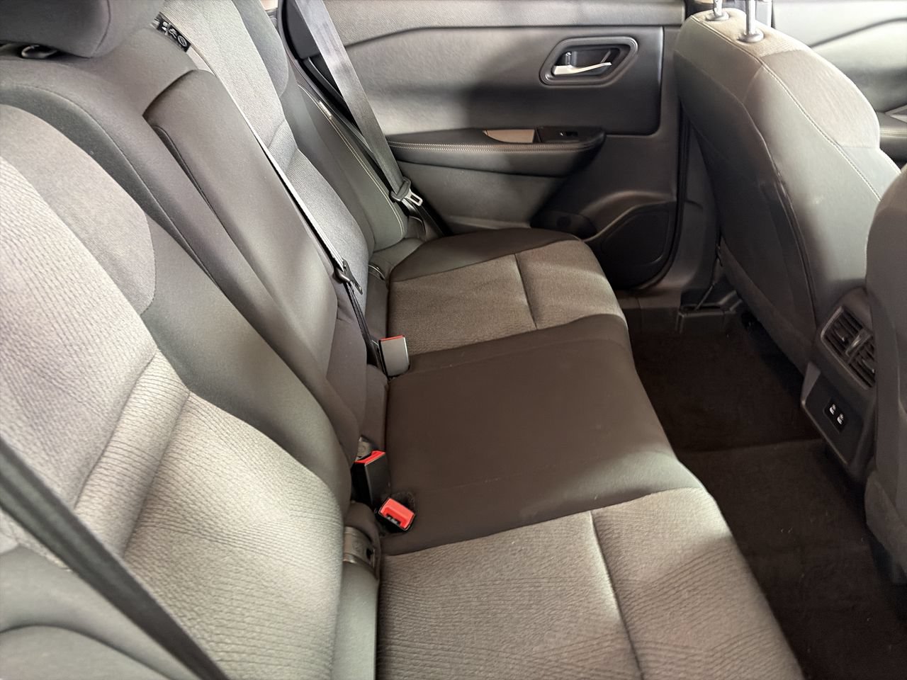 Used 2025 Nissan Rogue SV FWD image 23