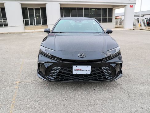 Used 2025 Toyota Camry XSE FWD image 3