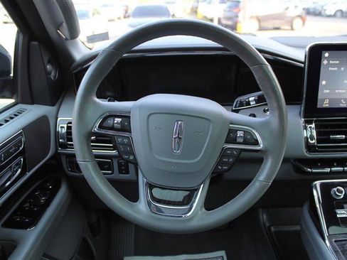 Used 2018 Lincoln Navigator Reserve w/ Technology Package AWD/4WD image 15