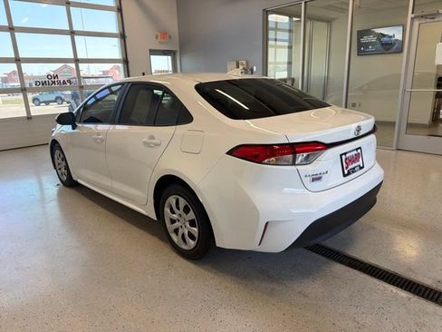 Used 2026 Toyota Corolla LE FWD image 5