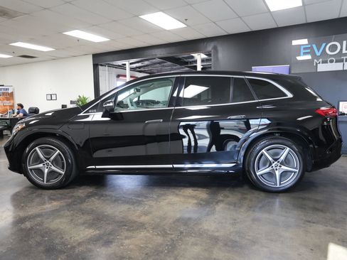 Used 2023 Mercedes-Benz EQS 580 4MATIC SUV image 9