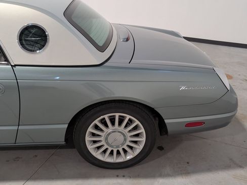 Used 2004 Ford Thunderbird Pacific Coast RWD image 32