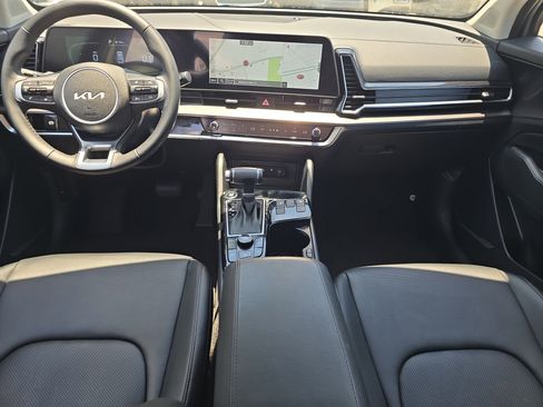 Certified 2025 Kia Sportage EX FWD image 12