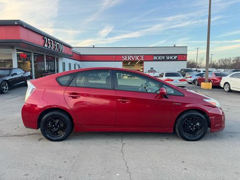 Used 2013 Toyota Prius Three FWD image 2