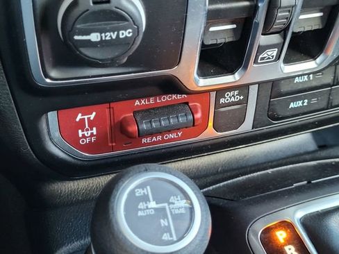 Certified 2025 Jeep Wrangler Willys 4xe image 13