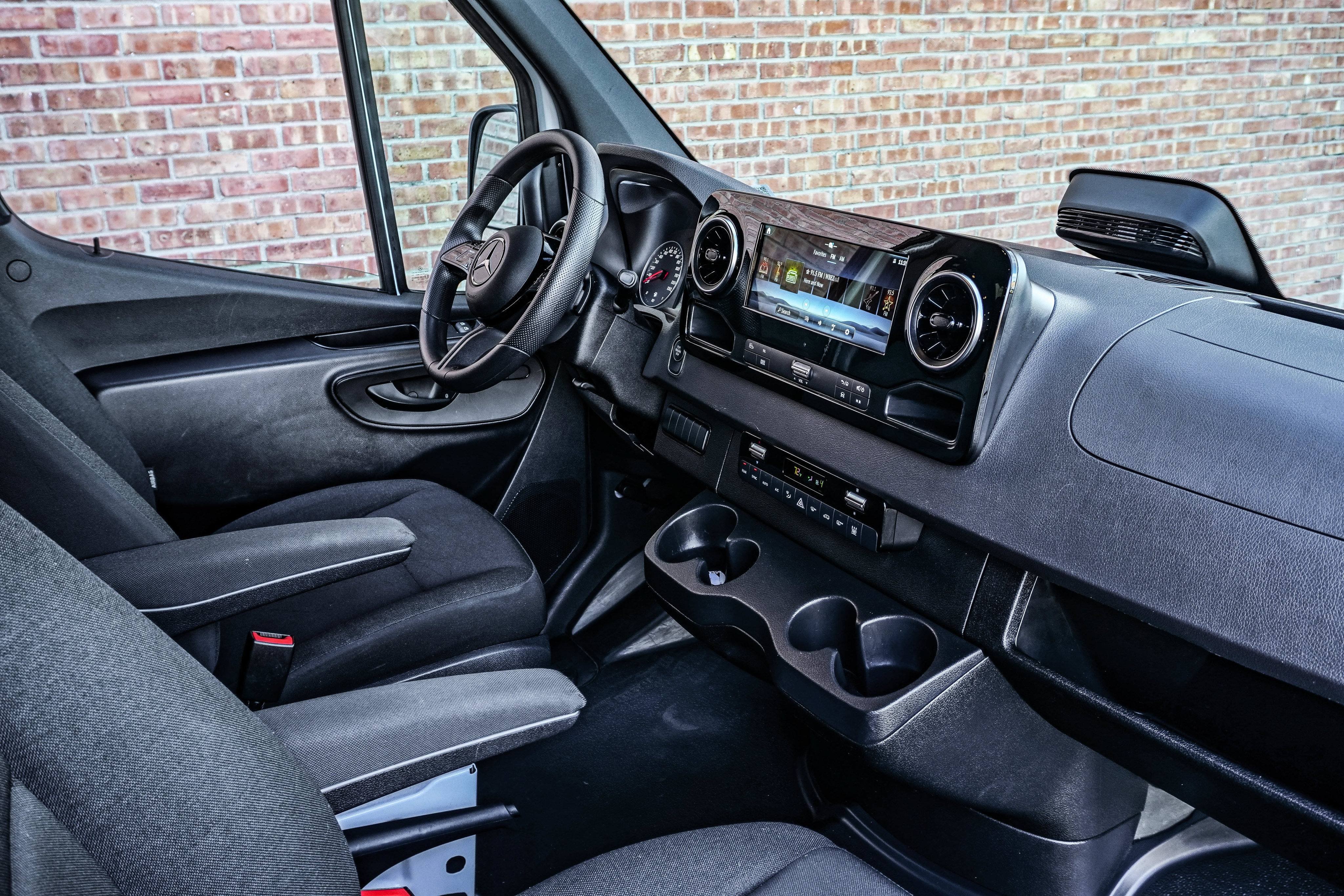 Used 2025 Mercedes-Benz Sprinter 2500 image 14