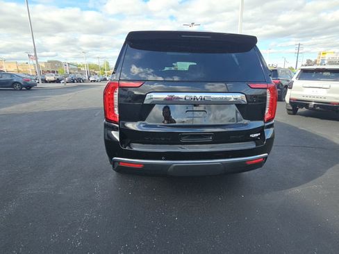 Used 2024 GMC Yukon SLT w/ SLT Premium Package AWD/4WD image 4