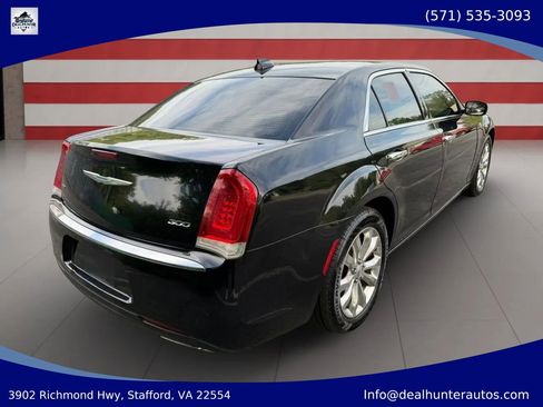 Used 2018 Chrysler 300 Limited AWD/4WD image 4