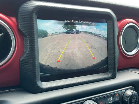 Used 2021 Jeep Wrangler Unlimited Rubicon AWD/4WD image 12