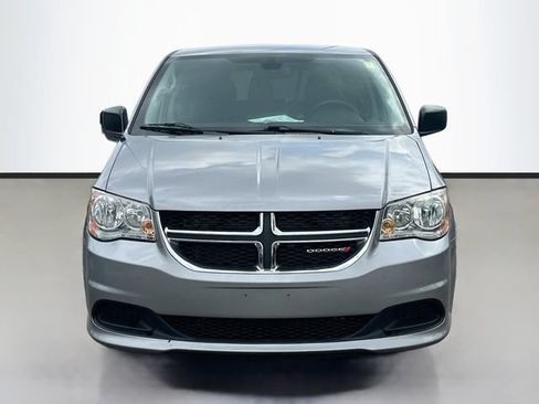 Used 2019 Dodge Grand Caravan SE FWD image 4
