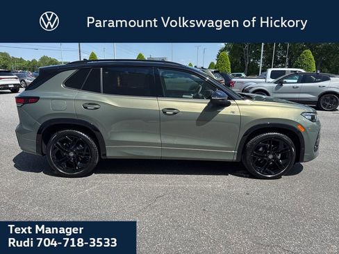 New 2026 Volkswagen Tiguan SE R-Line FWD image 9