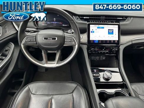 Used 2023 Jeep Grand Cherokee L Limited w/ Black Appearance Package AWD/4WD image 14