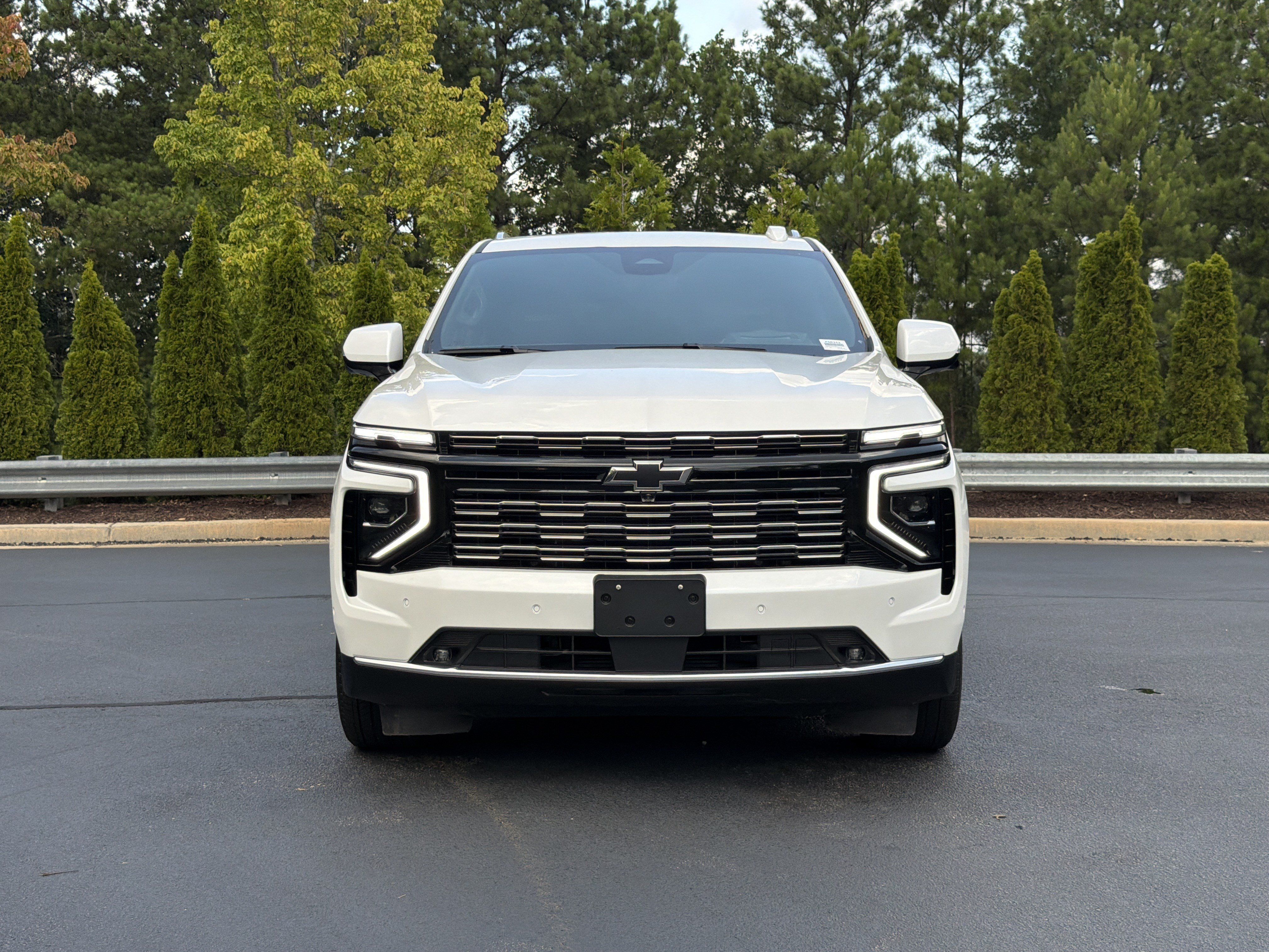 Used 2025 Chevrolet Tahoe High Country AWD/4WD image 13