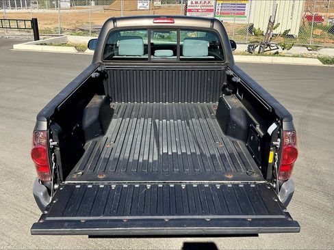 Used 2012 Toyota Tacoma 2WD Regular Cab image 17
