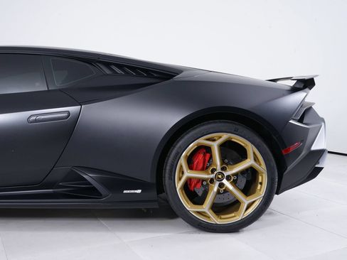 Used 2023 Lamborghini Huracan Tecnica RWD image 12