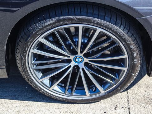 Certified 2023 BMW 530e w/ Convenience Package image 9