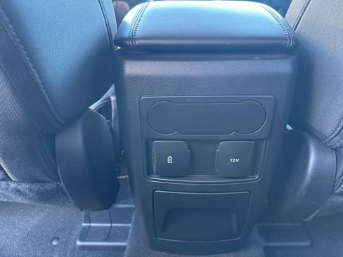 Used 2023 Ford Explorer XLT image 7