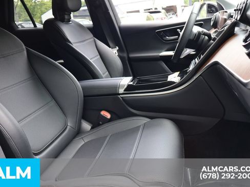 Used 2025 Mercedes-Benz GLC 350e 4MATIC image 27