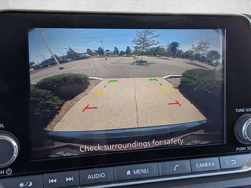 Used 2023 Nissan Rogue SV AWD/4WD image 13