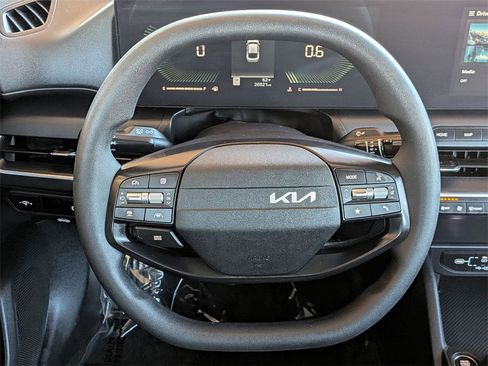 Used 2025 Kia K4 LXS image 20