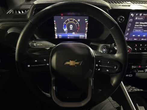 Used 2023 Chevrolet Colorado LT w/ LT Convenience Package III image 18