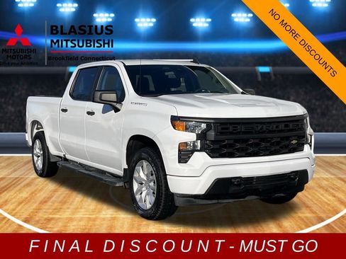 Used 2023 Chevrolet Silverado 1500 Custom image 1