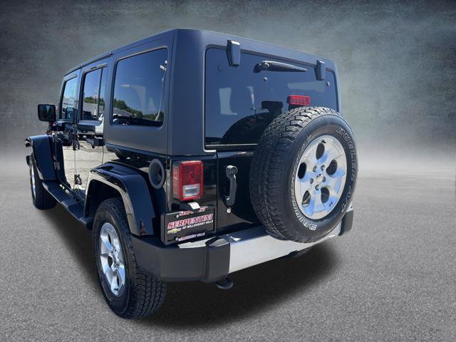 Used 2015 Jeep Wrangler Unlimited Sahara w/ Dual Top Group AWD/4WD image 5