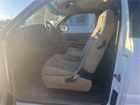 Used 1998 Dodge Ram 1500 Truck 4x4 Club Cab image 9