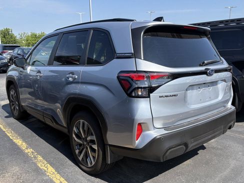 Used 2025 Subaru Forester Touring AWD/4WD image 4