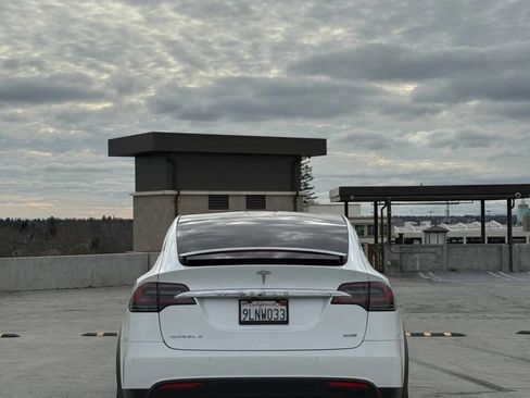 Used 2017 Tesla Model X 90D image 21