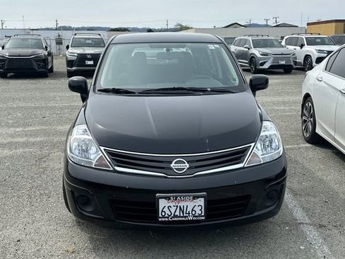 Used 2011 Nissan Versa 1.8 S image 3