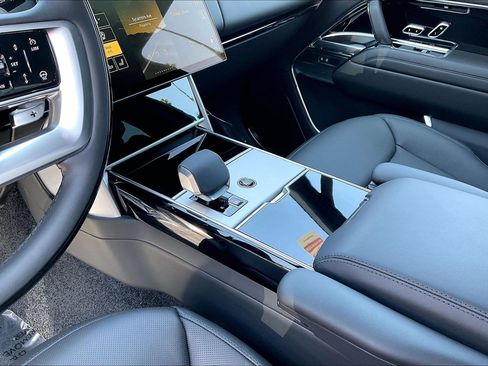 New 2026 Land Rover Range Rover SE AWD/4WD image 13