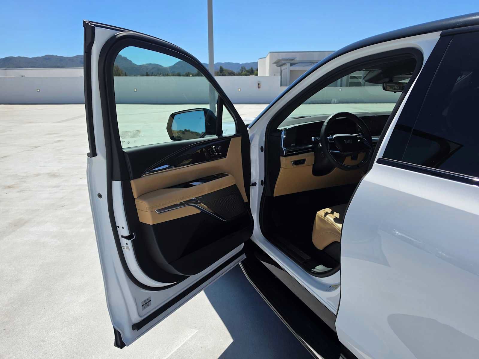 Used 2025 Cadillac Escalade IQ Sport 2 AWD/4WD image 21