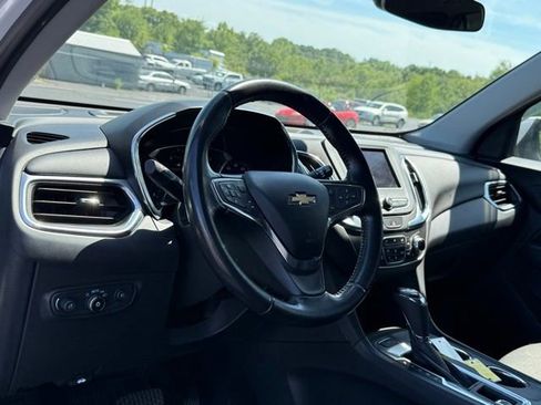 Used 2020 Chevrolet Equinox LT AWD/4WD image 2
