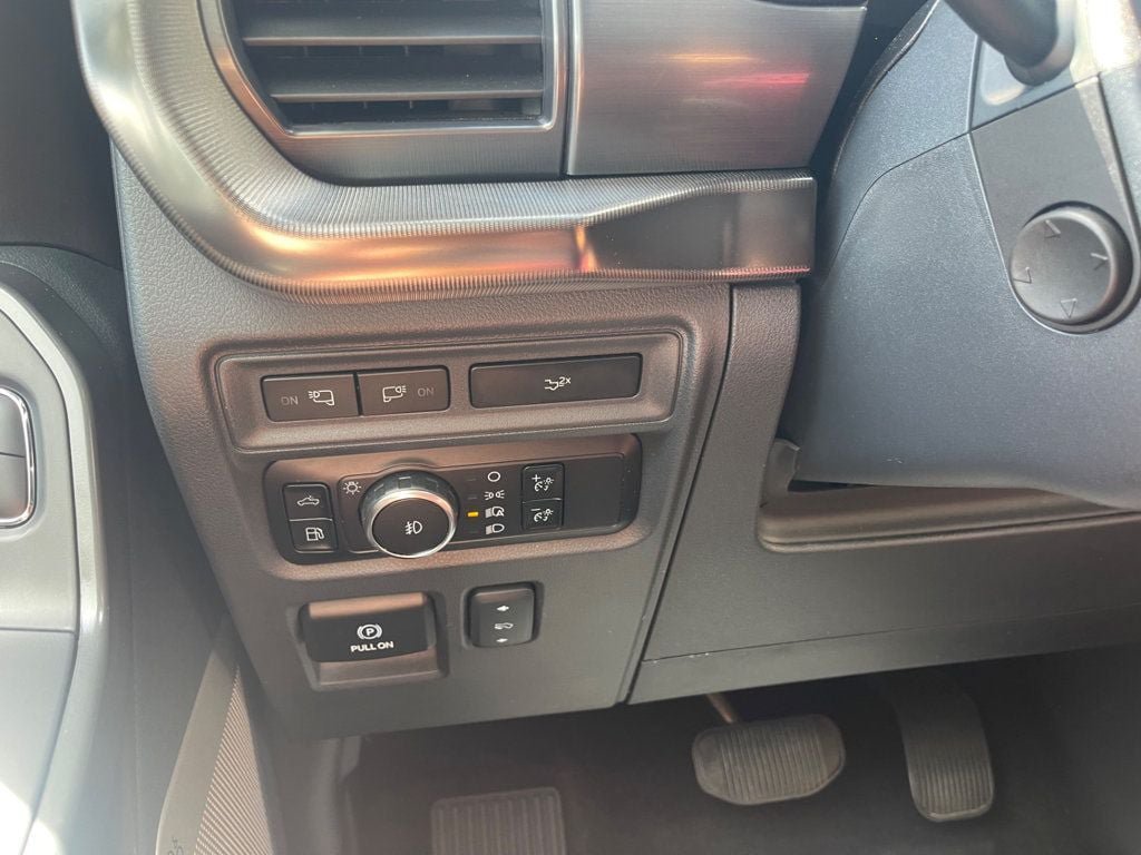 Used 2024 Ford F150 Lariat AWD/4WD image 17