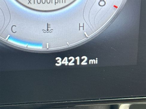 Used 2023 Hyundai Elantra Limited image 21